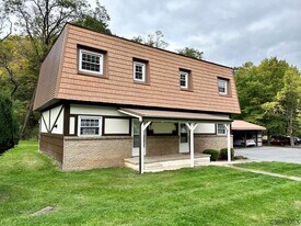 406 Southmont Blvd in Johnstown, PA - Building Photo