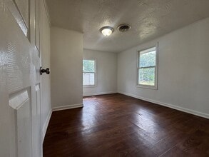 2900 W Lincoln St in Springfield, MO - Foto de edificio - Building Photo