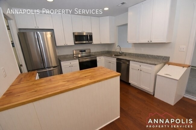 1702 Forestville Rd in Edgewater, MD - Building Photo - Building Photo