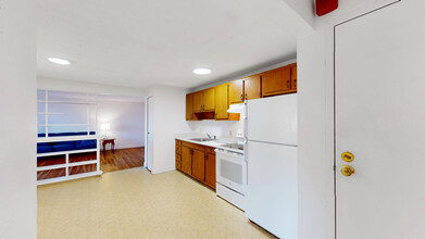 175 W Wyoming Ave, Unit uni#39 2-bed 1-bath in Melrose, MA - Building Photo - Building Photo