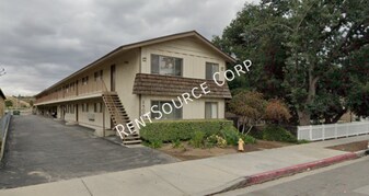 25000 Walnut St in Santa Clarita, CA - Building Photo