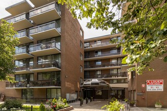 10350 de Bois-de-Boulogne in Montréal, QC - Building Photo - Building Photo