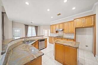 4610 Sterling Wood Way in Houston, TX - Building Photo - Building Photo