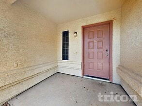 8668 W Hubbell St in Phoenix, AZ - Foto de edificio - Building Photo