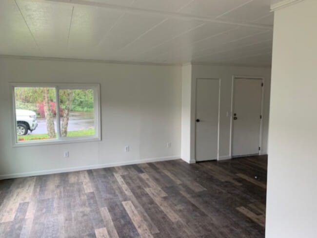 2054 Inland Way in Springfield, OR - Building Photo - Building Photo