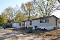 The Friendly Village in Greenwood, IN - Foto de edificio - Building Photo