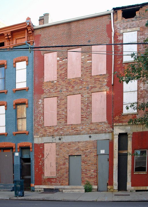 1434 Race St in Cincinnati, OH - Foto de edificio
