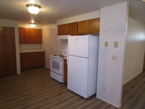 101 NW Ivy St in Prineville, OR - Building Photo - Building Photo