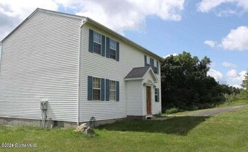 24 Vosburgh Rd in Averill Park, NY - Building Photo - Building Photo
