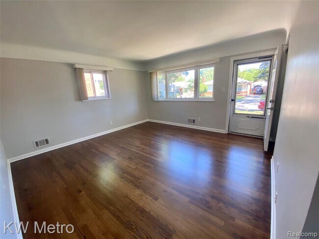 604 Lerner Ave in Clawson, MI - Building Photo - Building Photo
