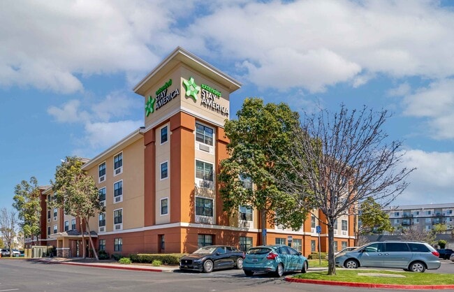 Furnished Studio-Orange County - Katella Ave. in Orange, CA - Building Photo - Building Photo