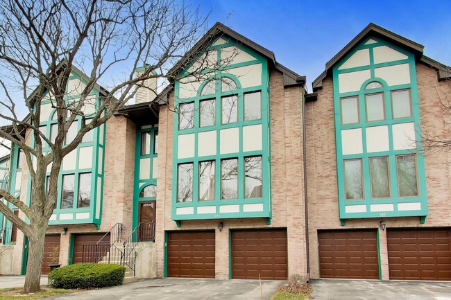 943 W Essex Pl in Arlington Heights, IL - Building Photo - Building Photo