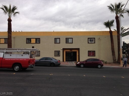 property at 1116 E Ogden Ave