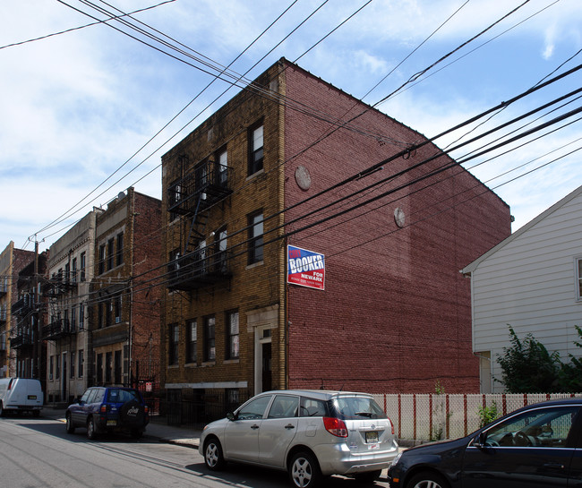 291 Oliver St in Newark, NJ - Foto de edificio - Building Photo