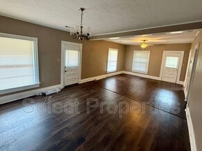 904 W Oak Ave in Jonesboro, AR - Building Photo - Building Photo