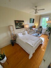 1073 Beacon St, Unit 2 in Brookline, MA - Building Photo - Building Photo