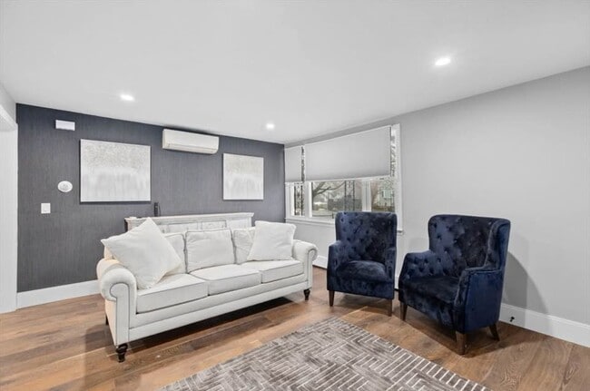 306 Plantation St, Unit 1 in Worcester, MA - Building Photo - Building Photo