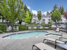 Sunnydale in Tukwila, WA - Building Photo