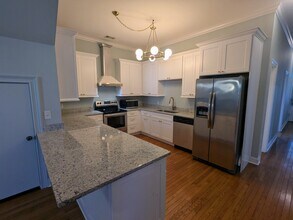 305 E Henry St in Savannah, GA - Building Photo - Building Photo