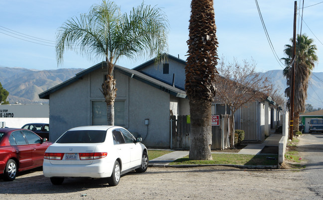 3981 N H St in San Bernardino, CA - Foto de edificio - Building Photo