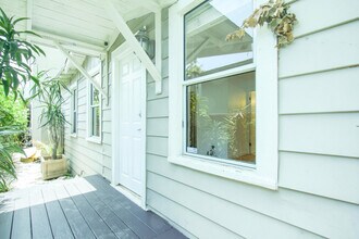 2349 Ocean Ave in Venice, CA - Building Photo - Building Photo