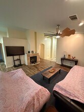 9412 Manihiki Ave in Bakersfield, CA - Building Photo - Building Photo