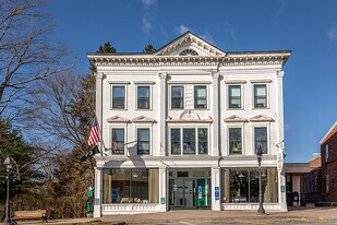 16 South St in Litchfield, CT - Building Photo
