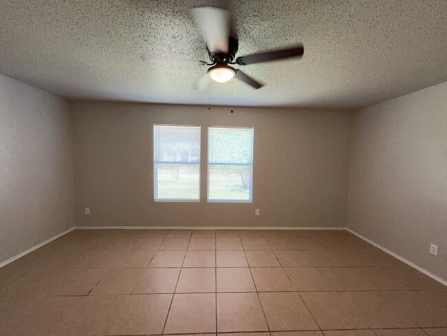 1452 Gentle Rain Dr, Unit 2122 in Lancaster, TX - Building Photo - Building Photo
