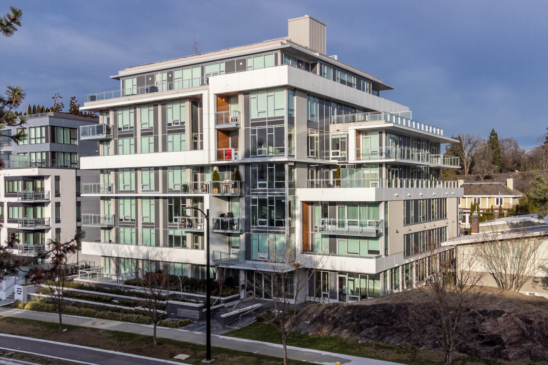 Hawthorne in Vancouver, BC - Building Photo