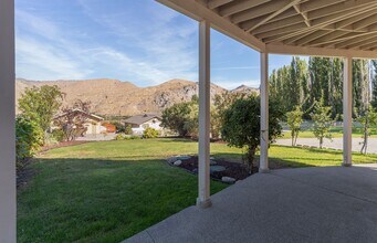 432 Lakeview Dr in Orondo, WA - Building Photo - Building Photo