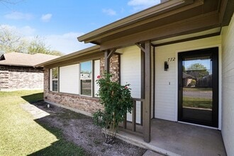 772 Hampshire Dr in Burleson, TX - Foto de edificio - Building Photo
