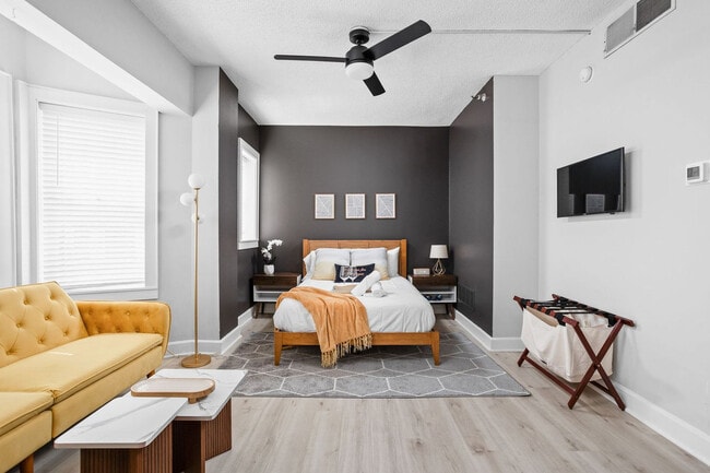 230 E 9th St in Indianapolis, IN - Building Photo - Building Photo