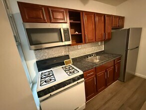 92 Fountain Ave in Brooklyn, NY - Building Photo - Building Photo