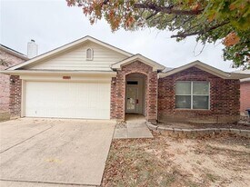 1737 White Feather Ln in Fort Worth, TX - Building Photo