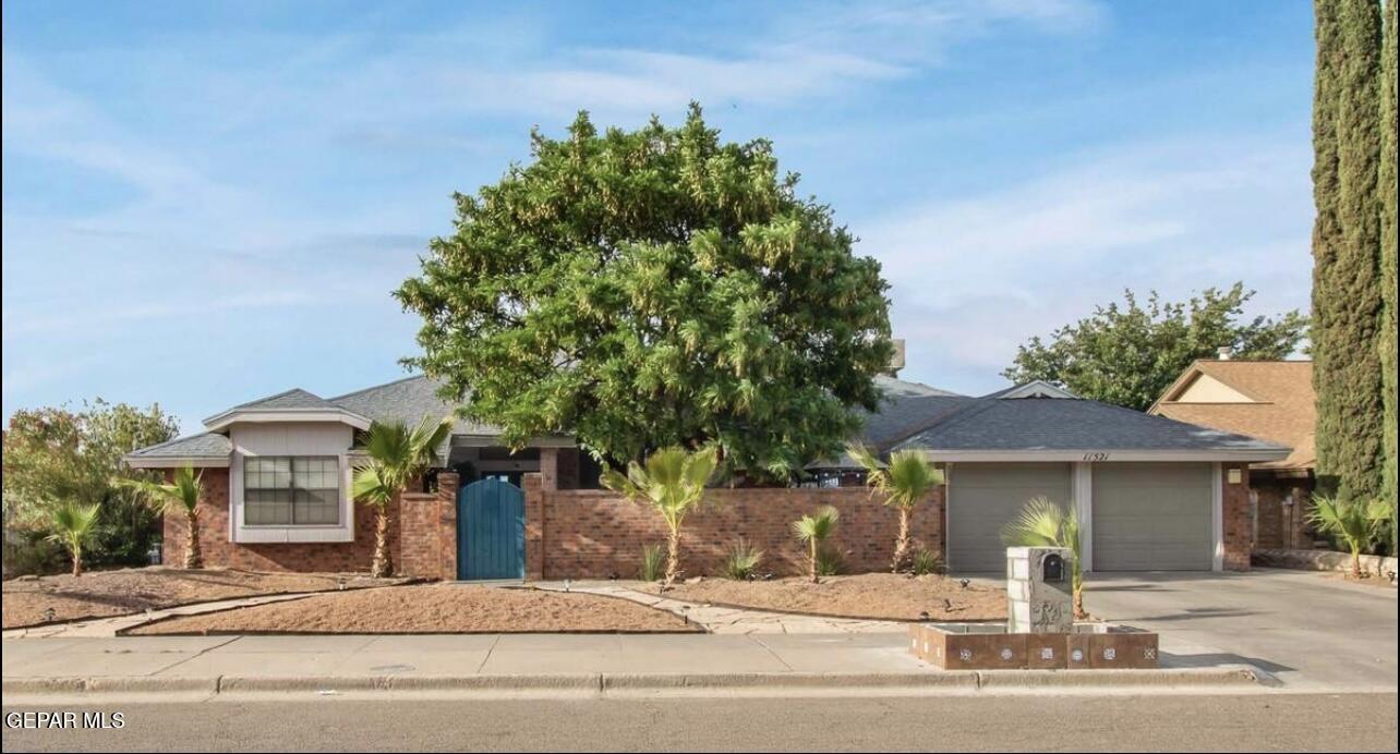 11521 James Grant Dr in El Paso, TX - Building Photo