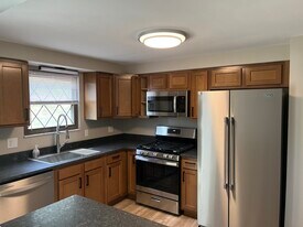 608 Sangree Rd in Pittsburgh, PA - Building Photo