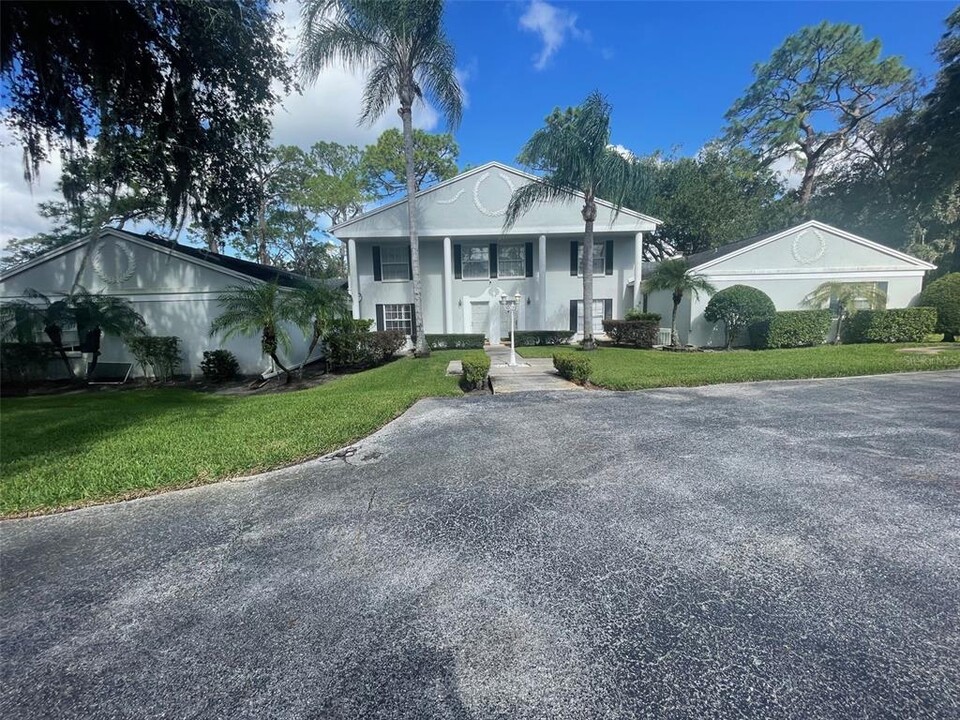 5439 Lady Bug Ln-Unit -2 in Zephyrhills, FL - Building Photo