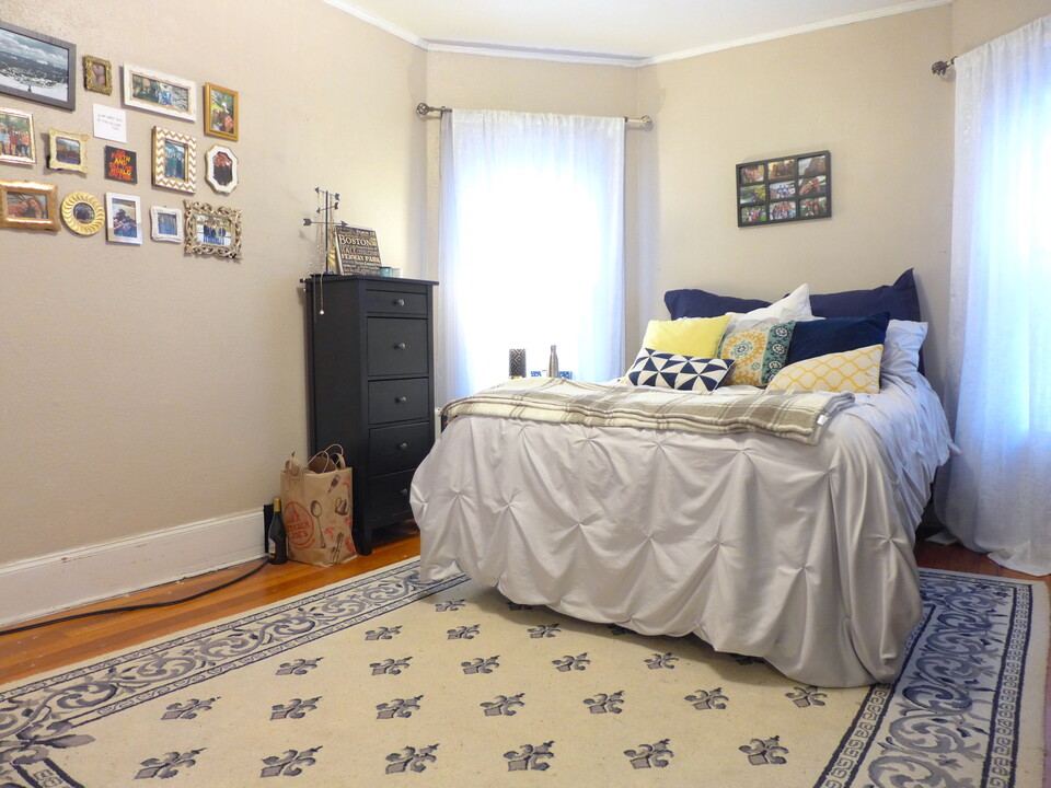 24 Marion St in Brookline, MA - Building Photo