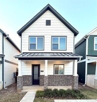 1830 NE Green Oaks Blvd in Arlington, TX - Building Photo