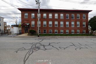 430 Broadway St in Lowell, MA - Building Photo - Building Photo