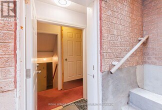 19 Boyes Ct in Ajax, ON - Building Photo - Building Photo