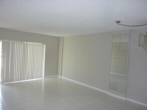 1831 NE 38th St in Fort Lauderdale, FL - Building Photo - Building Photo