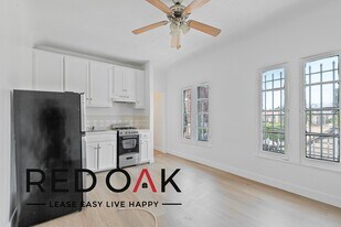 706 N St Andrews Pl in Los Angeles, CA - Building Photo