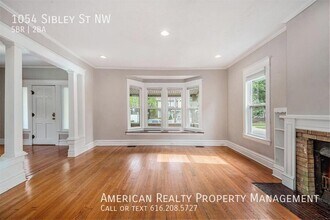 1054 Sibley St NW in Grand Rapids, MI - Building Photo - Building Photo