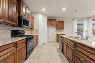 6621 Hall of Fame Blvd in Midland, TX - Building Photo - Building Photo