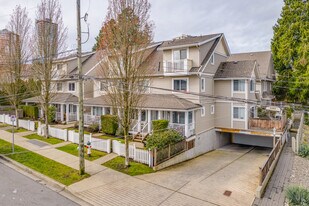 5525 Halley Av in Burnaby, BC - Building Photo