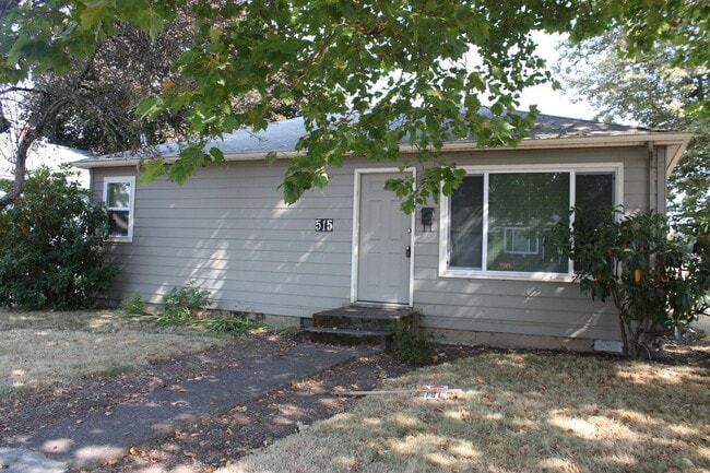 2155 SE 5th Ave in Albany, OR - Building Photo - Building Photo
