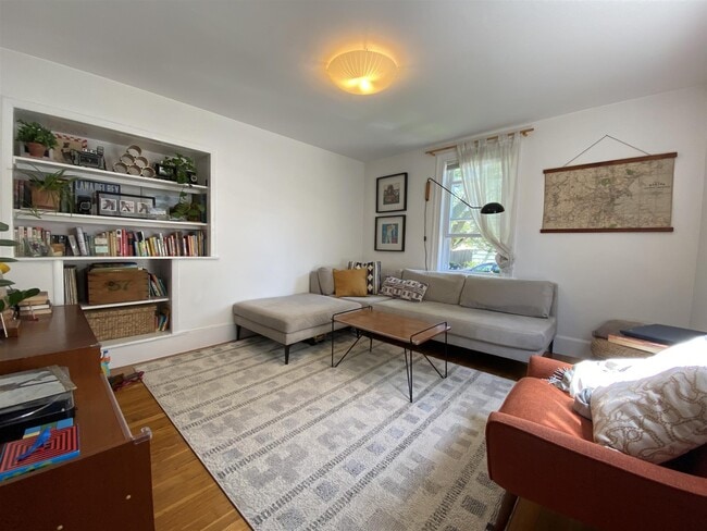 25 Kenwood St, Unit 1