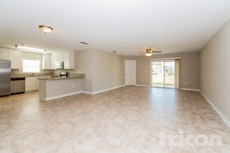 2012 James Wilson Wy in Jacksonville, FL - Foto de edificio - Building Photo