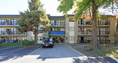 Greenwood Gardens in Surrey, BC - Building Photo - Building Photo